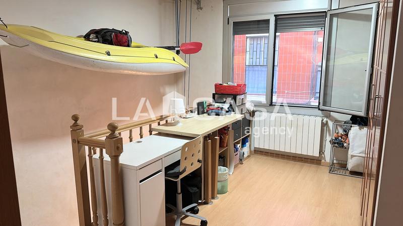 Foto 2e2816c8-d303-4937-a06f-2143904a0f09. Erdgeschoss mit heizung in Porta Barcelona