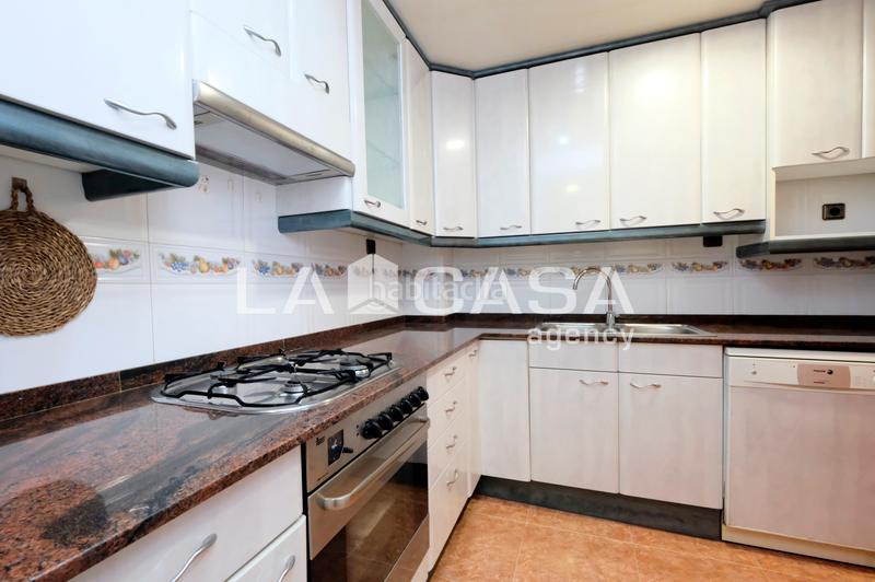 Foto 7ea6faf7-a58e-416c-a863-e03ff8c60497. Appartamento in Turó de la Peira Barcelona