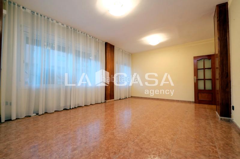 Foto cf46a3c0-ebdb-46f2-be65-0db3868f0842. Appartement dans Turó de la Peira Barcelona