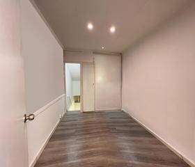 Local commercial  Carrer de roger de flor. Local en buen estado en camp den grassot