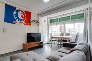 Pis  Carrer del camp arriassa. Piso bien distribuido de 63 m2