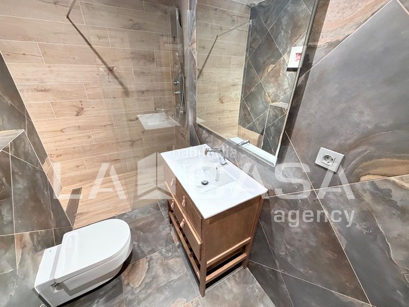 Foto 94090b16-1acf-4174-bdfc-e23d35d7fbbb. Àtic amb calefacció aparcament a Can Rull Sabadell