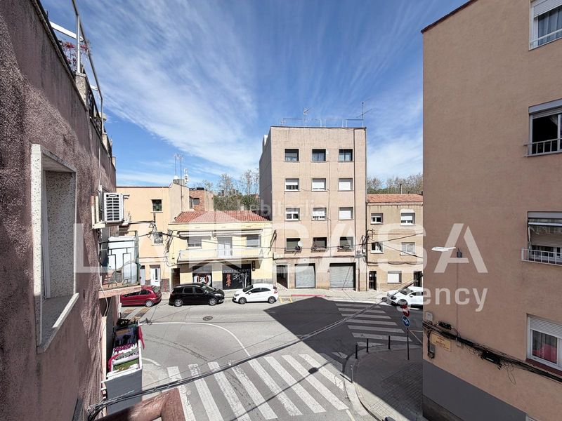 Foto d69dc3f4-8df9-41fa-a37c-bccb844e88c7. Àtic amb calefacció aparcament a Can Rull Sabadell