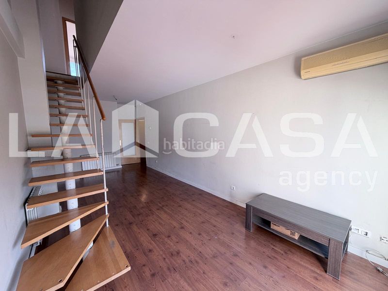 Foto f9ee2420-3830-44f5-bf8a-a9b10b74d4b0. Àtic amb calefacció aparcament a Can Rull Sabadell