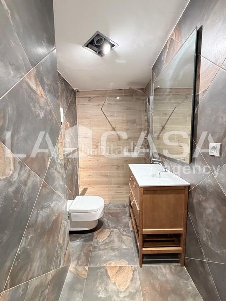 Foto 9f011d68-f788-48dd-a8b4-b32a6622774a. Àtic amb calefacció aparcament a Can Rull Sabadell