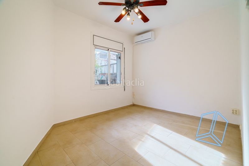 Foto ce236e05-8b7f-4764-abf2-b4dd56c1bf93. Pis a Baix Guinardó Barcelona