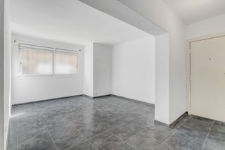 Planta baixa  Calle alexandre gali. Planta baja con patio privado en congrés i els indians