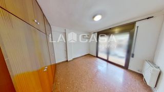 Piso  Carrer de menorca. Piso amplio y exterior con balcon