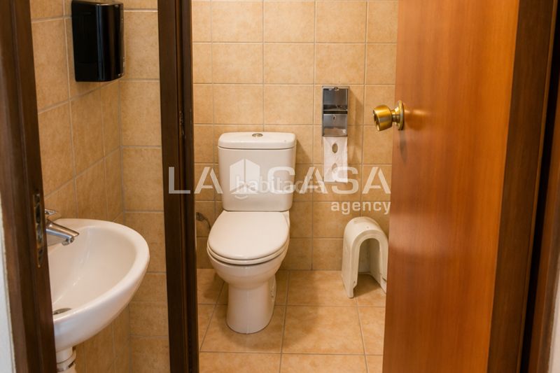 Foto 1e6f2e98-2a71-4345-9abf-1b9dd1497641. Local comercial oportunidad de adquirir local comercial en la zona de La Mina, , en Sant Adrià de Besòs