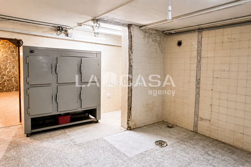 Foto a7e25afe-7ea3-4b8f-903d-c8bb4bb5e54d. Local comercial oportunidad de adquirir local comercial en la zona de La Mina, , en Sant Adrià de Besòs