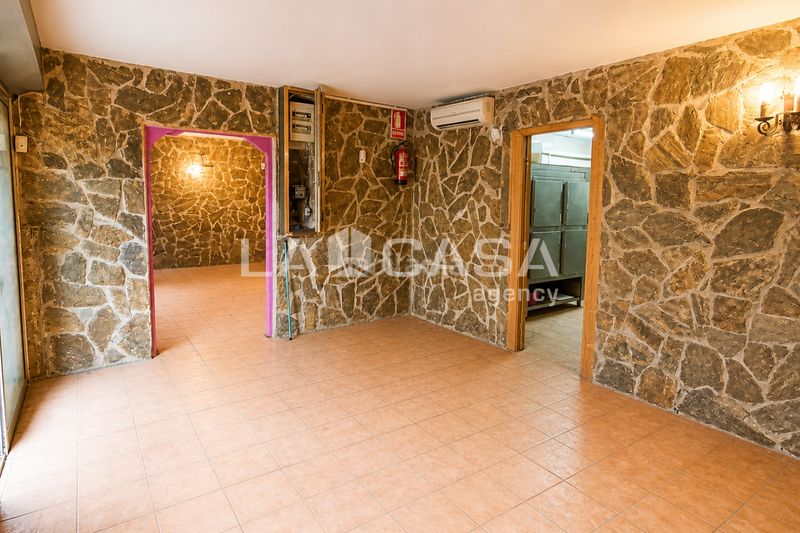 Foto d8d5758e-215f-449e-9f8a-30f4f4113510. Local comercial oportunidad de adquirir local comercial en la zona de La Mina, , en Sant Adrià de Besòs