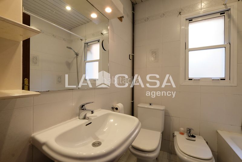 Foto f958b394-611c-43aa-a25a-bf53331d58e2. Pis amb calefacció a Vilapicina - Torre Llobeta Barcelona