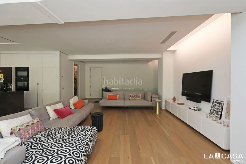 Foto ab2a42aa-2688-4676-a365-6b65b3cc3d2d. Dúplex amb piscina a St. Pere - Sta. Caterina - El Born Barcelona
