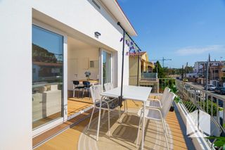 Pis  Carrer 3. Espectacular piso en la playa de castelldefels