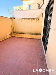 Casa aparellada a Pasaje Corona Boreal
