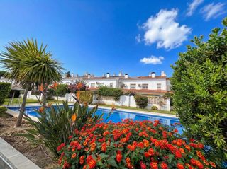Semi detached house  Passeig dels tarongers. Chalet adosado con piscina y parking en bellamar