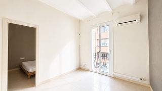 Pis  Carrer del doctor martí julià. Piso todo exterior con 3 balcones y galeria exterior.
