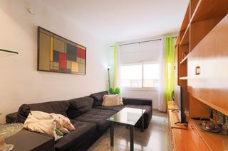 Flat  Carrer de bartomeu pi. Alquilado con renta mensual de 1.000