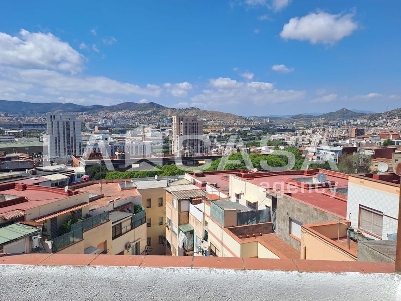 Foto 4983ca35-ba84-4693-87f1-9642956a3bee. Ático atico con dos terrazas en El Raval Santa Coloma de Gramenet