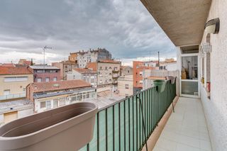 Pis  Carrer universitat de montpeller. Luz, terraza privada y 3 habitaciones