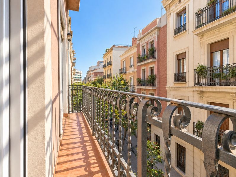 Foto 01ef35fb-6e72-480e-a29d-c1703101e86a. Piso dúplex con terraza y balcón en El Camp d´en Grassot i Gràcia Nova Barcelona
