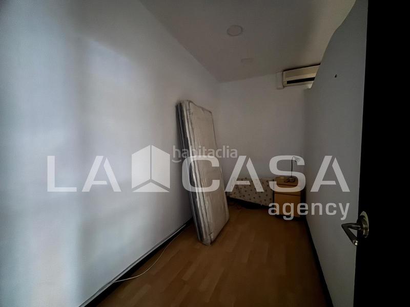 Foto 502bed78-84ac-4600-aab4-ea84fef97a28. Local comercial en La Verneda - La Pau Barcelona