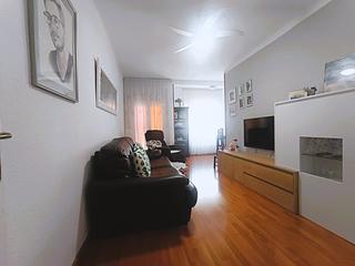 Appartement  Calle miquel romeu de. Piso reformado con dos balcones