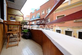 Pis  Avinguda de la mare de du de montserrat. Luminosa vivienda en el guinardo