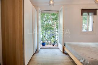 Appartement  Carrer de l'arc de sant pau. Luminosa con balcon estilo frances