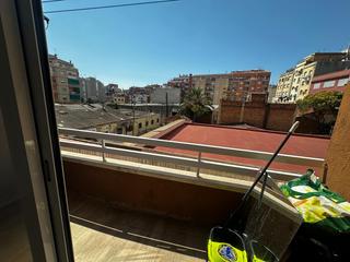Pis  Calle roger. A estrenar luminoso con balcon