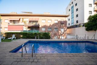 Pis  Carrer josep maria de sagarra. Luz, amplitud y privacidad espectacular piso con patio en granol