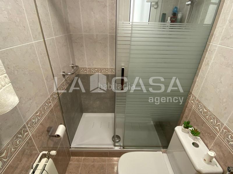 Foto b7abb426-7ca1-4081-8014-a074eb0fc903. Piso luminoso con terraza de 50 m en Fondo Santa Coloma de Gramenet