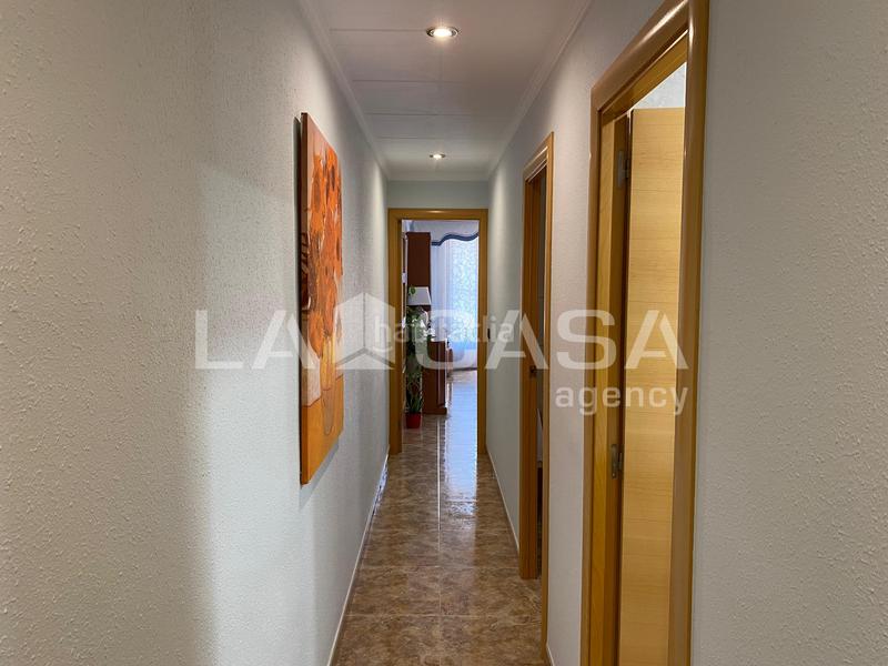 Foto c6229039-0b8f-46e7-a197-0dff0890ffca. Piso luminoso con terraza de 50 m en Fondo Santa Coloma de Gramenet