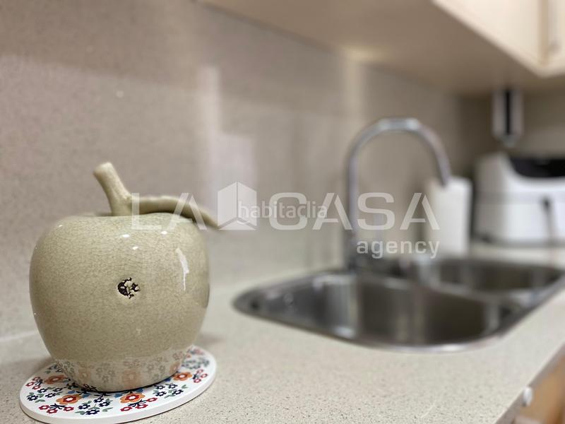 Foto f87a9fab-0084-4500-bde5-5b2bd041135f. Piso luminoso con terraza de 50 m en Fondo Santa Coloma de Gramenet