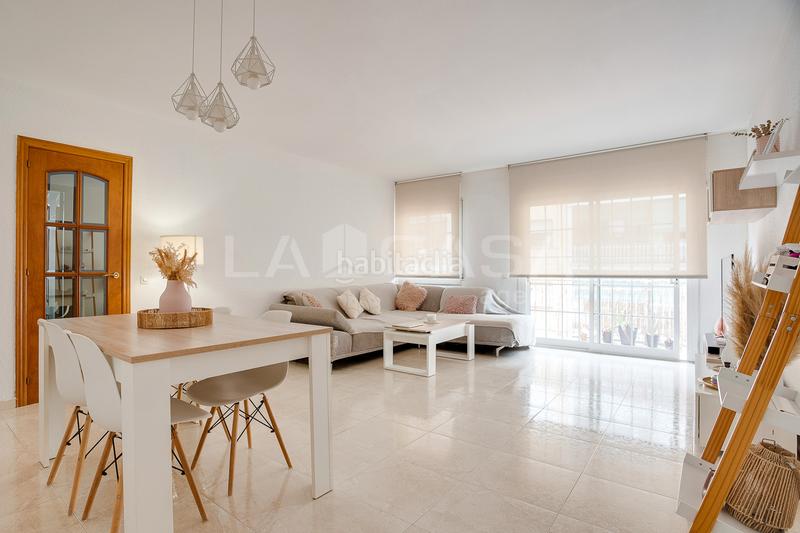 Foto 2d826fb9-4a4e-4d13-a3e1-7f20d6de2128. Piso luminosa con balcon en Canovelles