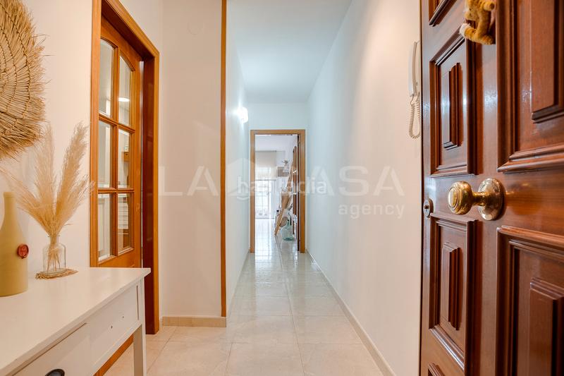Foto 3bc0c06c-8f75-4b00-b2b1-90a0ab7b6d22. Piso luminosa con balcon en Canovelles