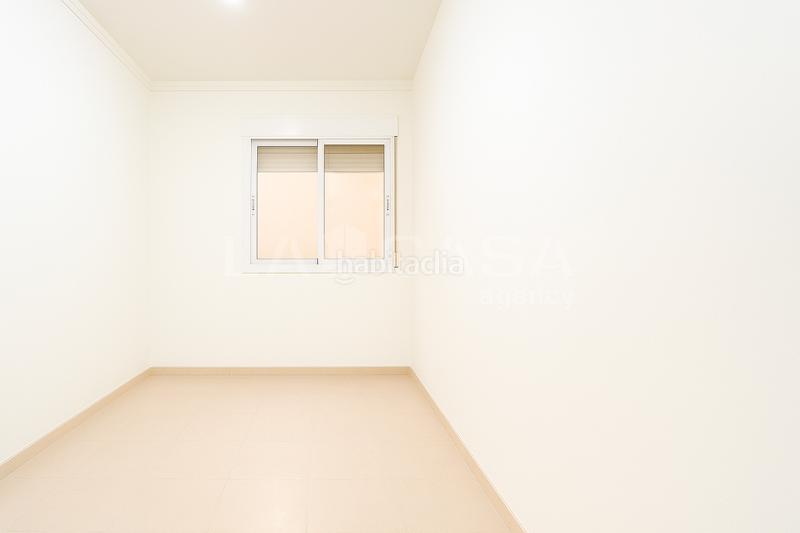 Foto 736e6365-ab26-449d-9c8c-2e19195894f1. Piso luminosa con balcon en Canovelles