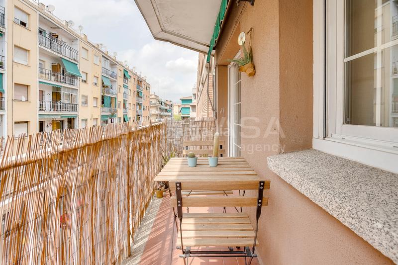Foto b1875517-2cb3-418a-aae0-ab0b769b35e8. Piso luminosa con balcon en Canovelles