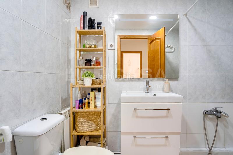 Foto d8e29887-2e61-4a7b-a189-30a95c21ec8d. Piso luminosa con balcon en Canovelles