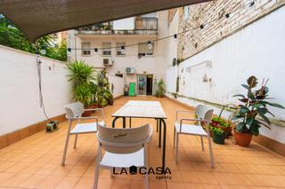 Etagenwohnung  Carrer del general prim. Duplex con terraza privada de 50 m