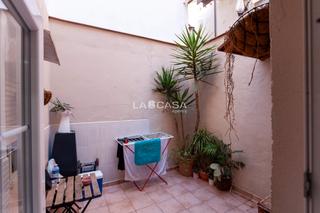 Rez-de-chaussée  Calle ferre de. Reformada con patio privado