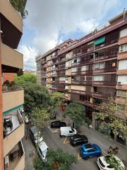Pis  Carrer de rocafort. Reformado a estrenar con balcon amplio