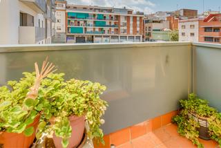 Appartamento  Carrer de la conca de tremp. Dos balcones  3 habitaciones  salon de 20 m   el carmel