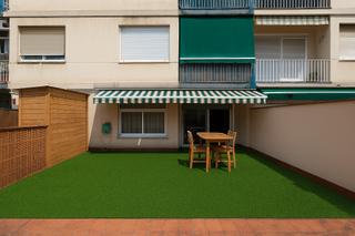 Appartement  Ronda del guinardó. Terraza de 100m  las primeras imágenes son renders de una posibl