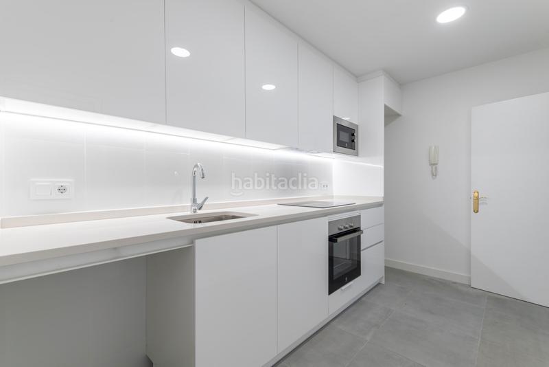Foto 1dd6a2d5-b14d-4feb-88b0-5b3dcd1f1be3. Piso  reformado con terraza privada en El Poble Sec - Parc de Montjuïc Barcelona