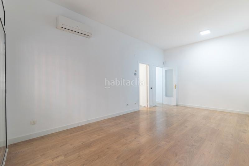 Foto e8b16599-489f-4ef7-9798-9cb6a2176363. Piso  reformado con terraza privada en El Poble Sec - Parc de Montjuïc Barcelona