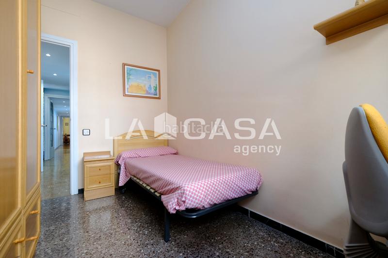 Foto 5eb57c2f-b34e-4d3b-a5bc-ccc31c724df8. Piso en Guinardó Barcelona