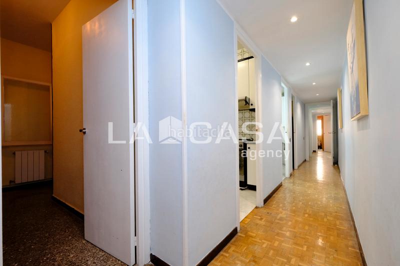 Foto a8dbc983-d329-4882-98cc-6fc108554046. Piso en Guinardó Barcelona