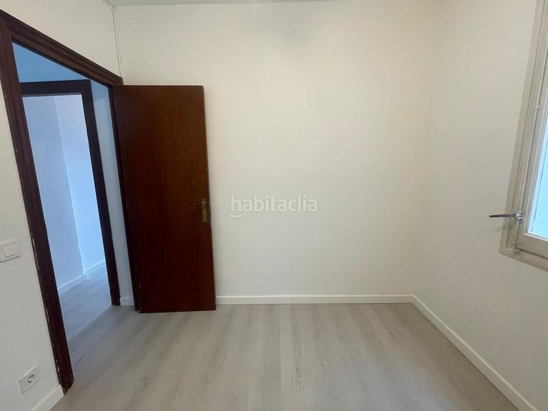 Foto 05f5141d-86fd-4b06-8f40-4b13ea1d9eb2. Piso atico con terraza privada de 13 m en Sant Josep Hospitalet de Llobregat (L´)