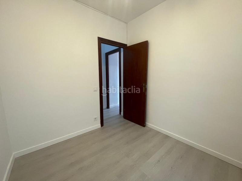 Foto 12c87855-2138-46a2-8750-5236e372511e. Piso atico con terraza privada de 13 m en Sant Josep Hospitalet de Llobregat (L´)